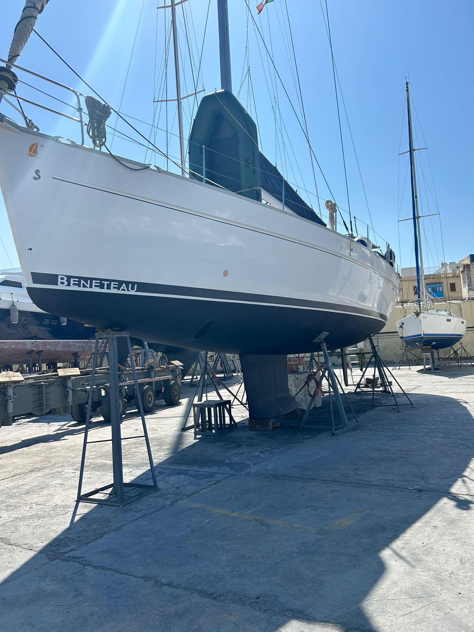 slider 3 Beneteau Cyclades 50.5